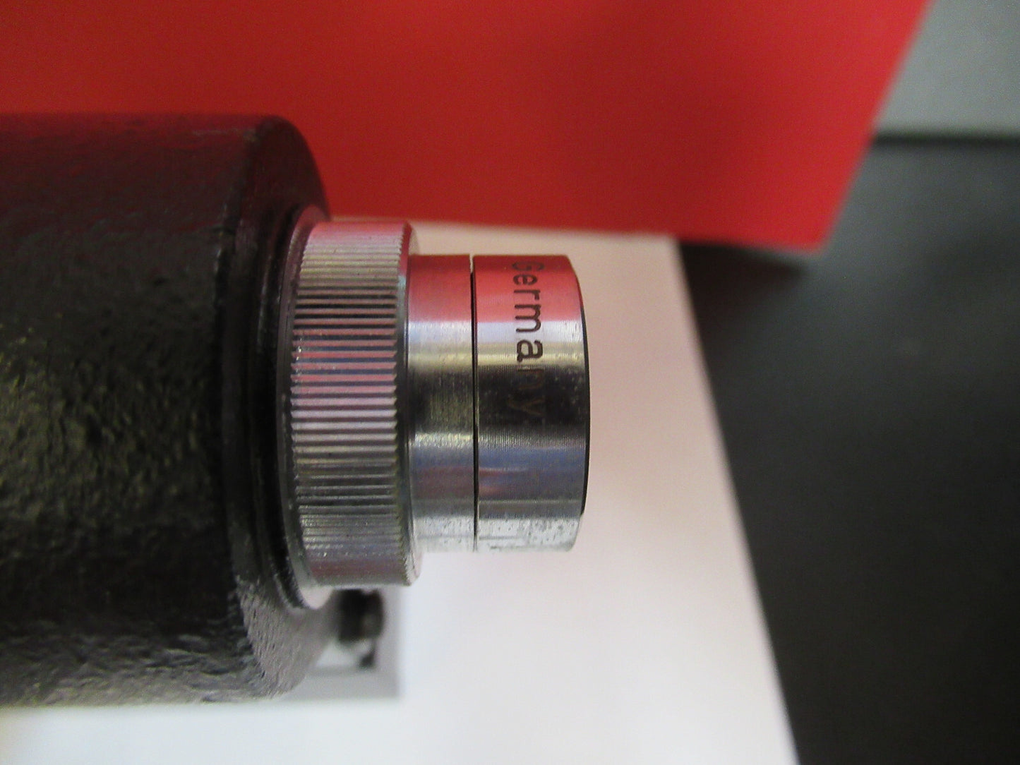 LEICA MICROSCOPE PART STAGE + OBJECTIVE AND EYEPIECE  AS PICTURED 6V-FT-80