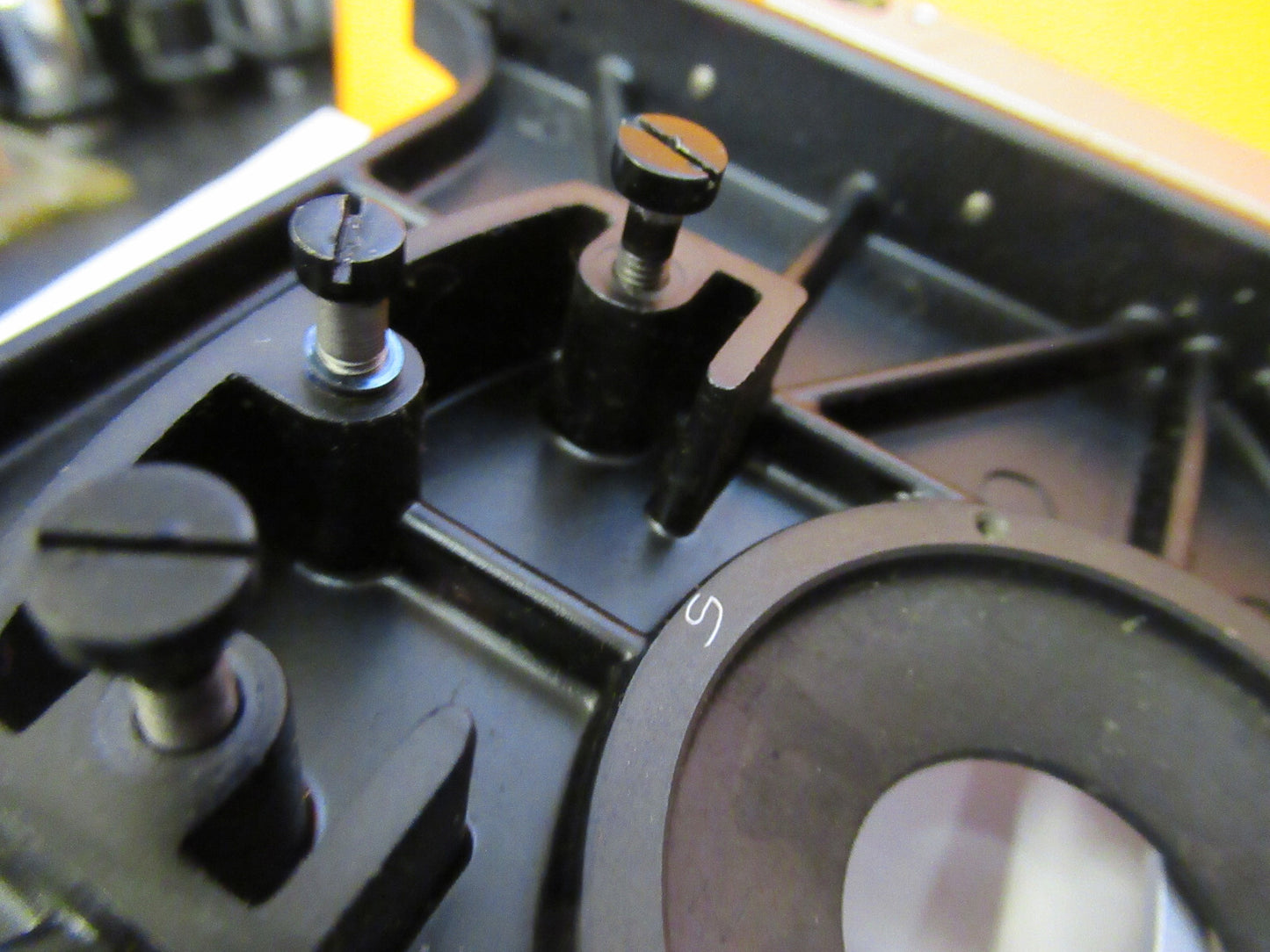 LEITZ WETZLAR STAGE XY TABLE MICROMETER MICROSCOPE PART AS PICTURED Y2-A-78
