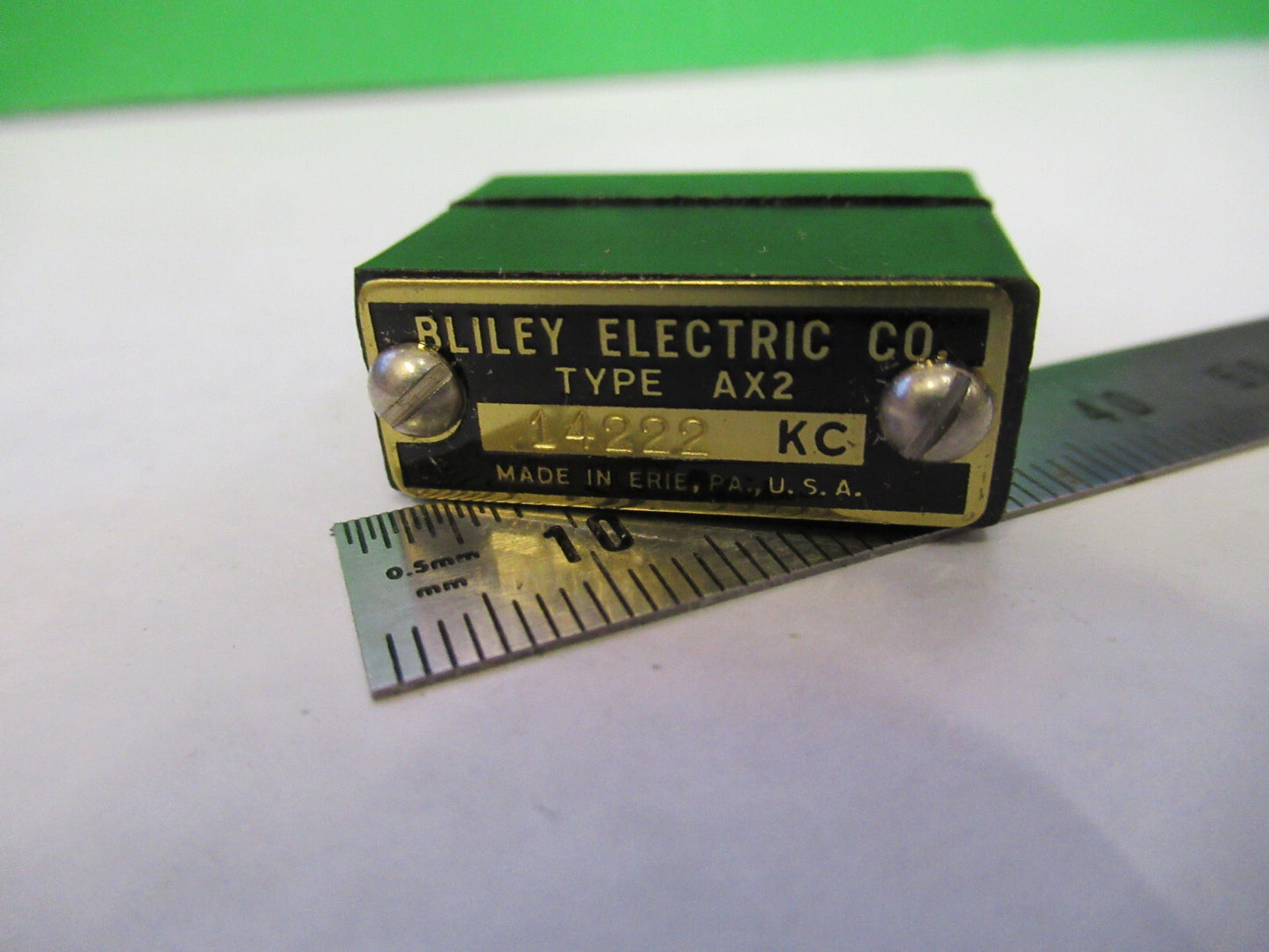 VINTAGE WWII BLILEY QUARTZ CRYSTAL AX2 14222 KC FREQUENCY RADIO AMATEUR S1-B-26