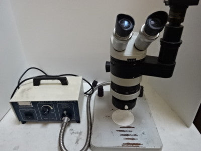 Edmunds Scientific Wild M7 Heerbrugg Swiss Made Optical Stereo Microscope + Lamp