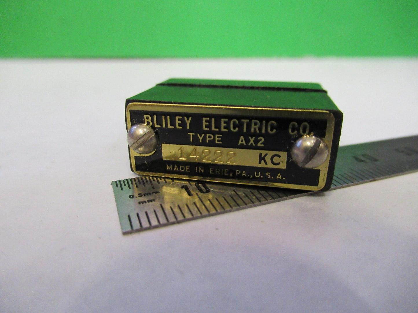 VINTAGE WWII BLILEY QUARTZ CRYSTAL AX2 14222 KC FREQUENCY RADIO AMATEUR S1-B-26