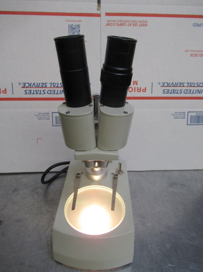 STEREO MICROSCOPE 10X TO 40X OPTICS NICE WORKING OK AS PICTURED &TD-3