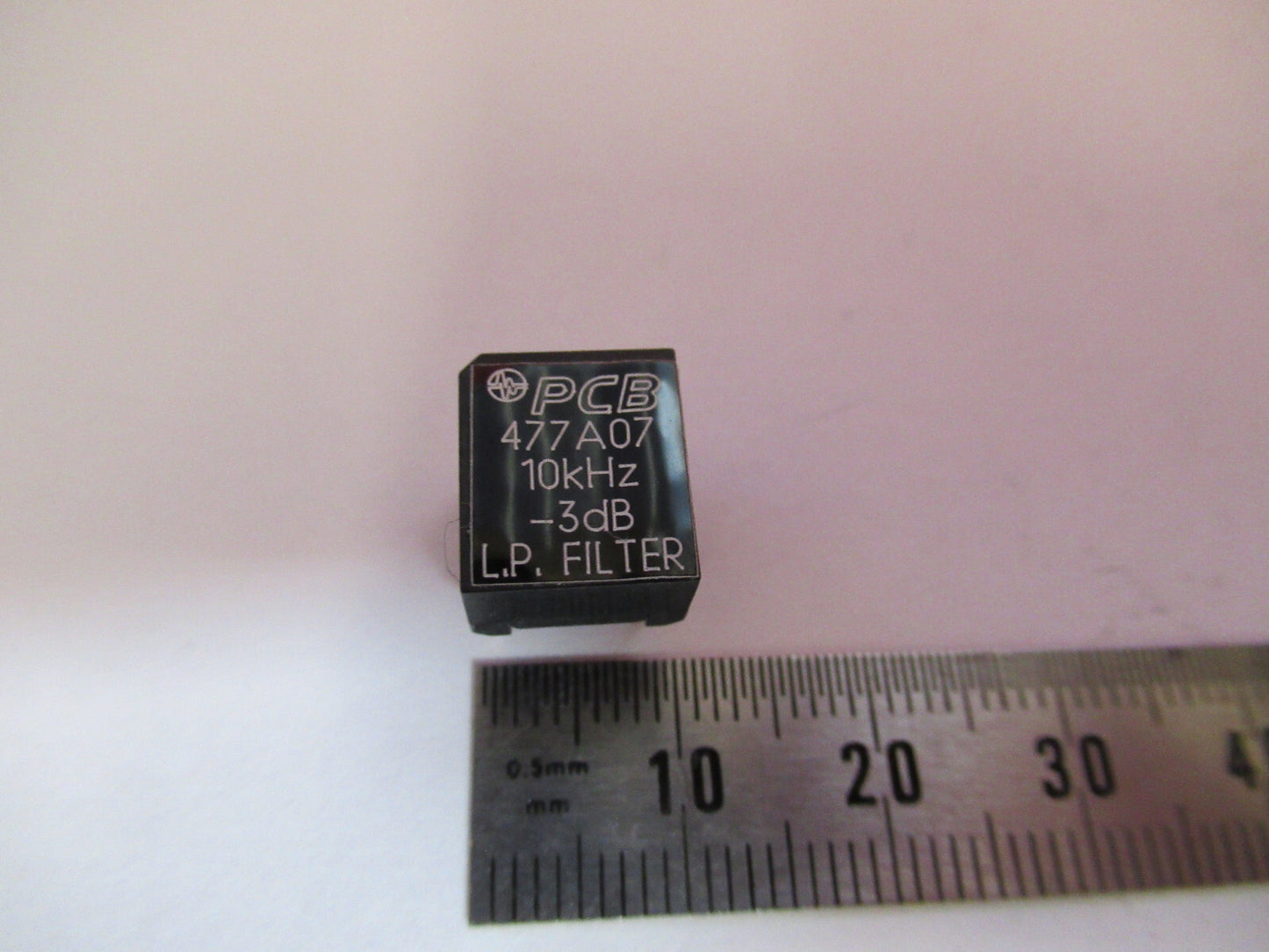 PCB PIEZOTRONICS 477A07 LP FILTER for ACCELEROMETER SIGNAL AS PICTURED 4-DT