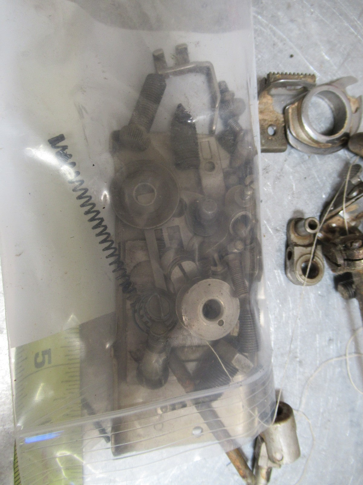 SINGER SEWING MACHINE PARTS FIXTURES PLATES ASSEMBLY AS IS AS PICTURED T8-B-49