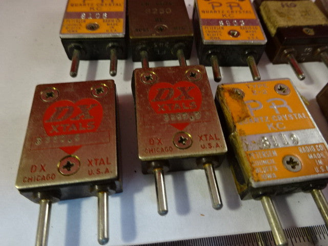 Lot Vintage Quartz Crystal Petersen Dx Cw Mil Spec Frequency Radio