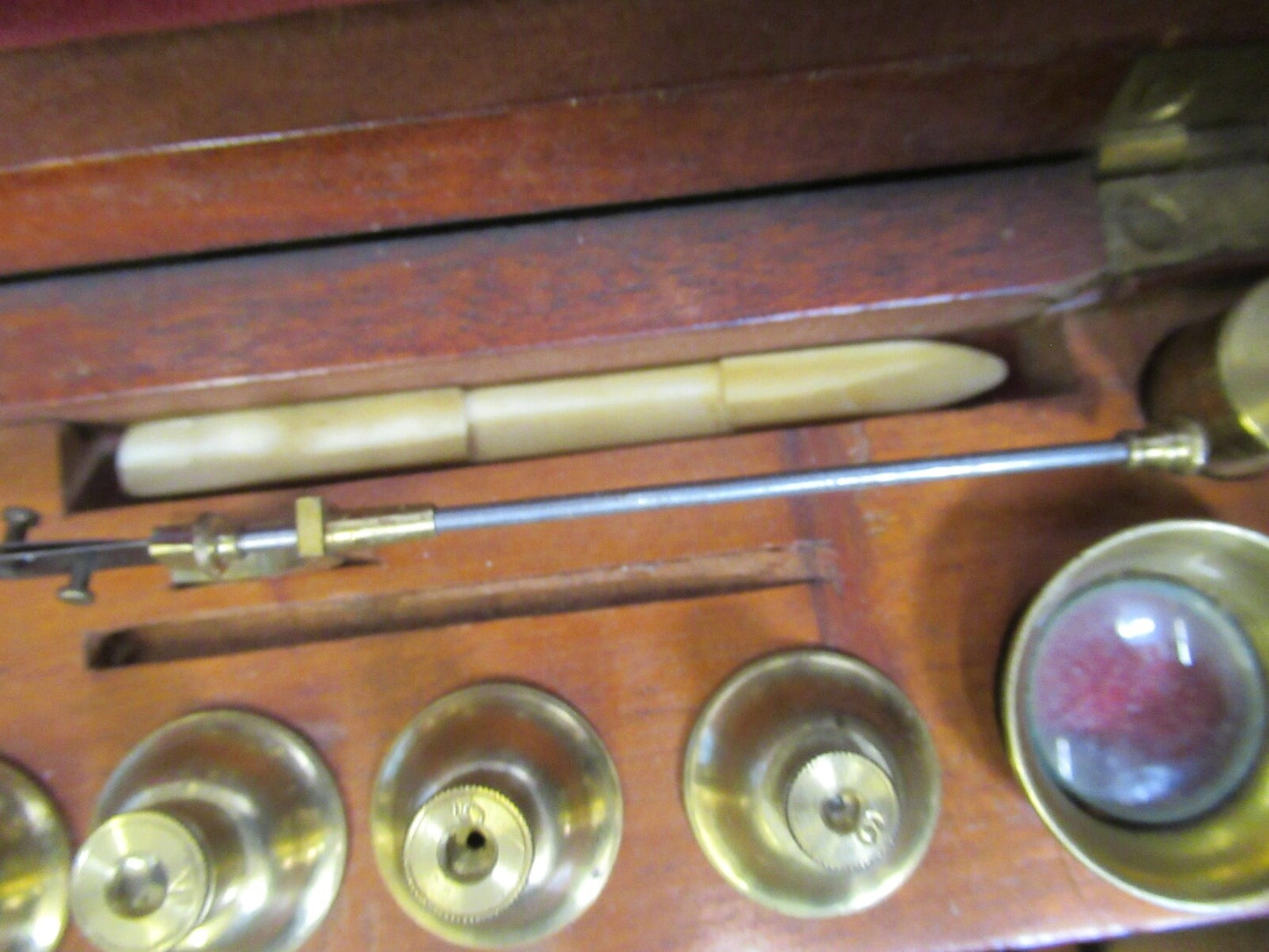ANTIQUE BRASS RARE 1840s ENGLISH MICROSCOPE with ACCESSORIES NO KEY  7-ft-01