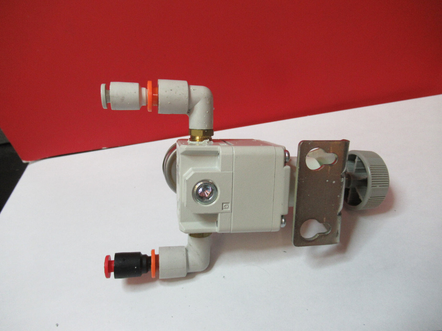 SMC JAPAN PNEUMATICS MANOMETER IR1020-01BG AS REMOVED  AS PICTURED  T7-A-15