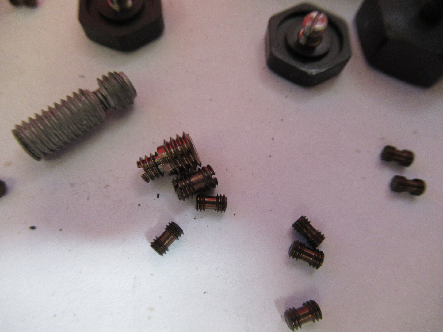 PCB PIEZOTRONICS ENDEVCO ACCESSORIES PETROWAX STUDS BASES AS PIC  T9-A-64