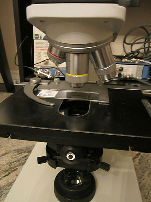 LEITZ MICROSCOPE LABORLUX 12 OPTICS 4 OBJECTIVES POWER UP AND OPERATES OK