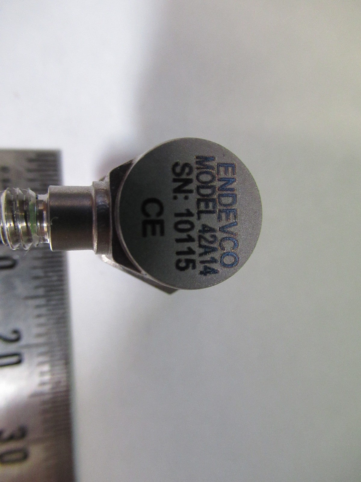 PCB PIEZOTRONICS ENDEVCO 42A14 ACCELEROMETER VIBRATION SENSOR  AS PIC  T4-A-02