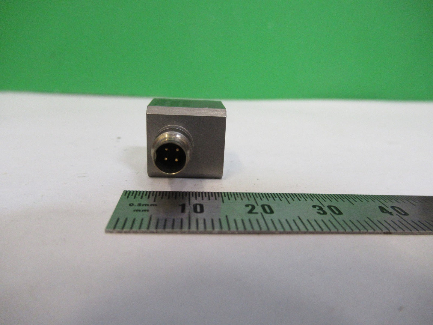 ACCELEROMETER DYTRAN 3053B2 VIBRATION SENSOR 10 mV/g TRIAX as pictured  V3-A-82