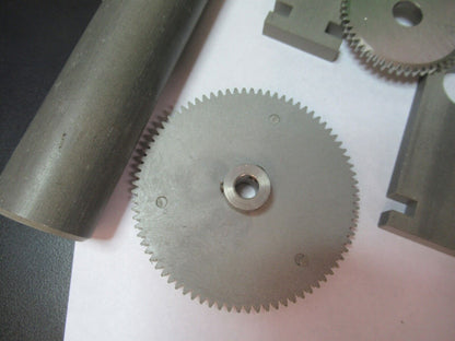SERVO KIT LOT GEARS + ACCESSORIES ROBOTICS MECHATRONICS AS PICTURED G5-A-18