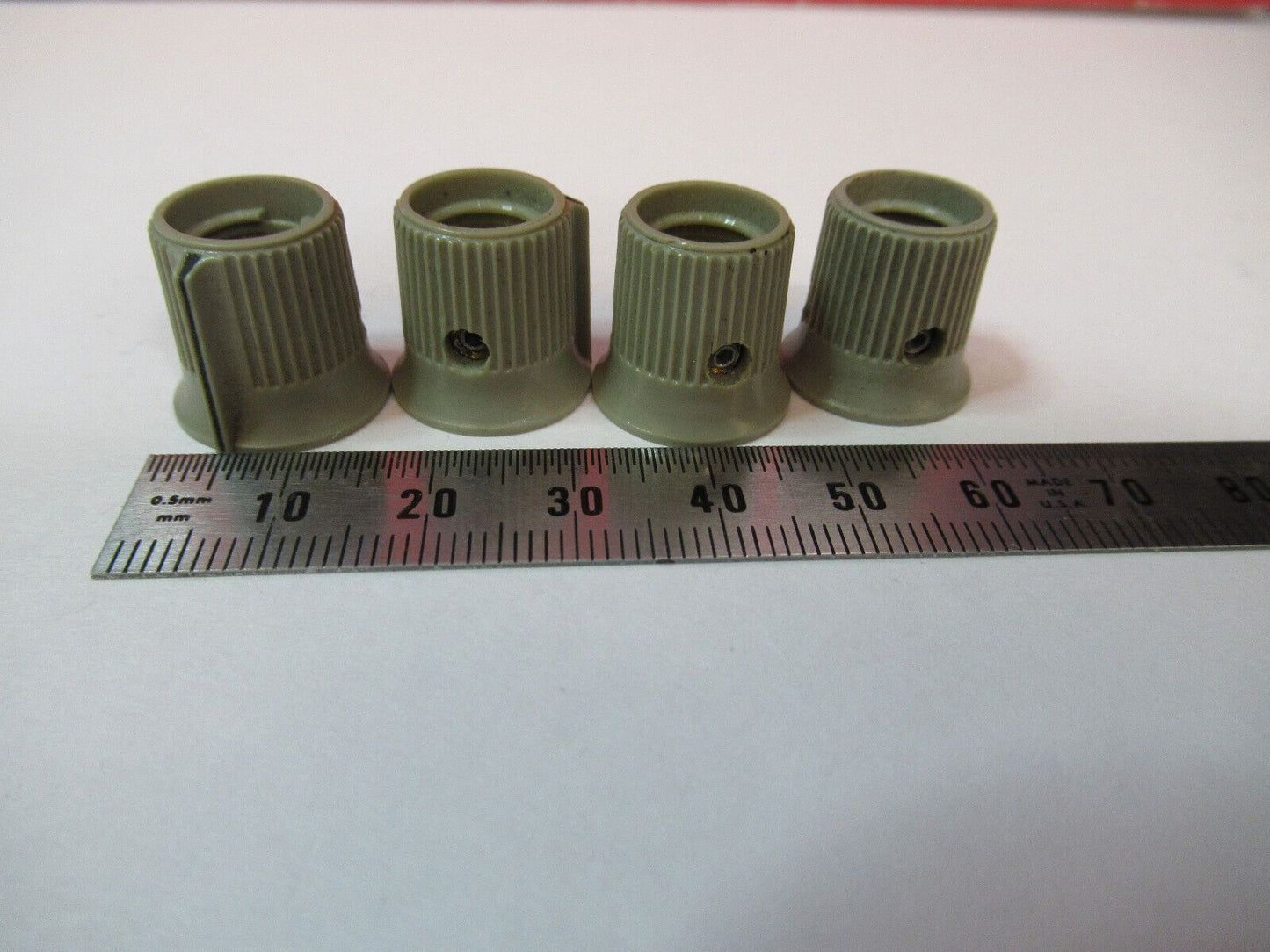 HP HEWLETT PACKARD SET OF PLASTIC KNOBS INSTRUMENT AS PICTURED Y6-B-18