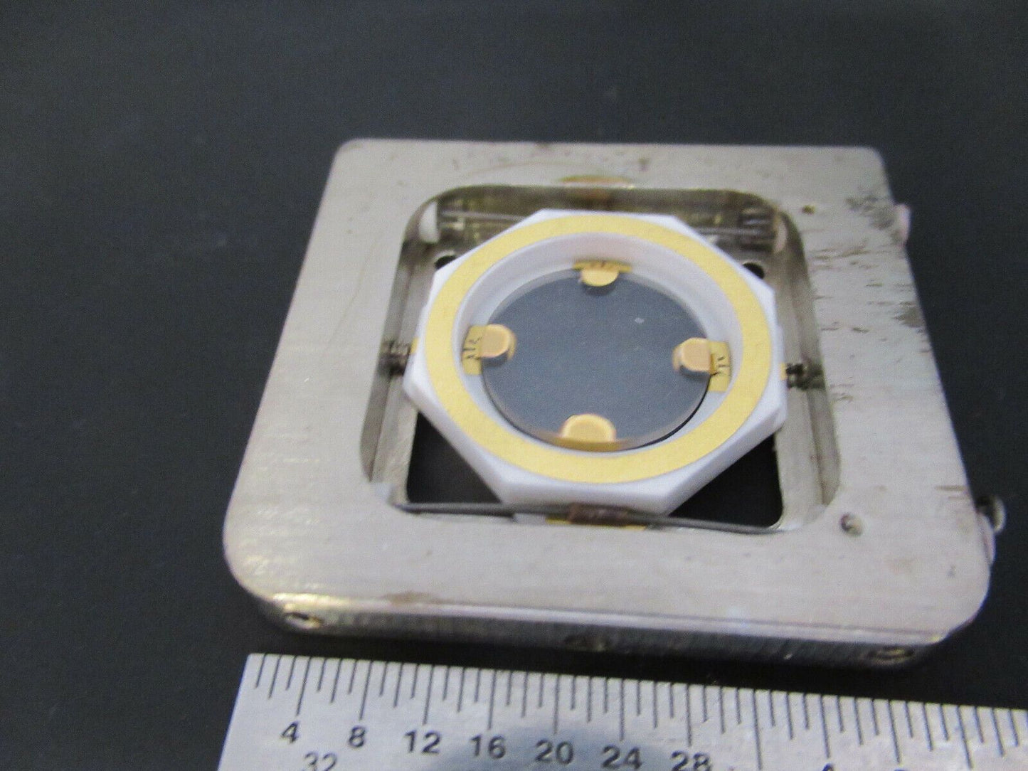 BENDIX FLATPACK LATERAL FIELD QUARTZ CRYSTAL UNKNOWN FREQUENCY AS PIC #FT-1-A-80