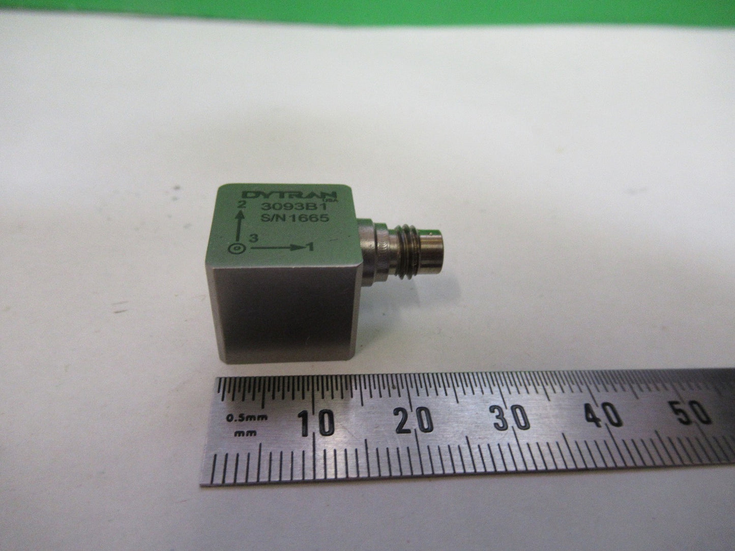 TRIAX DYTRAN 3093B1 ACCELEROMETER VIBRATION SENSOR AS PICTURED V3-A-79