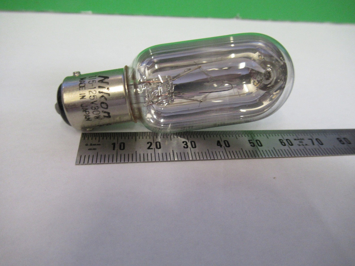 NIKON JAPAN LAMP  115V 30W OPTICS MICROSCOPE PART As Pictured T4-B-25