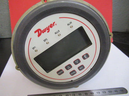 DWYER MODEL DH3-005 PRESSURE MONITORING WORKBENCH or CHAMBER AS PICTURED G4-A-10