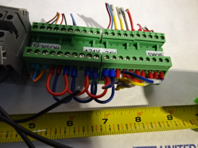 LOT PHOENIX CONTACT TERMINALS TYP D-UK 4/10 CONTROL SYSTEMS AS PICTURED &96-33