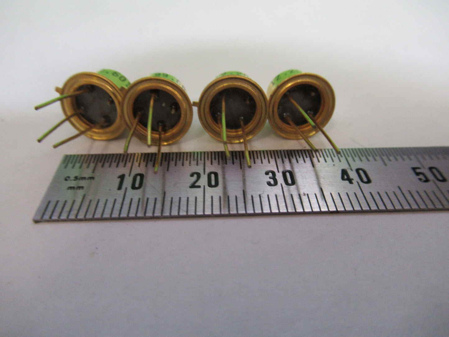 KVG SPACE SWEPT MHz RESONATOR QUARTZ FREQUENCY CONTROL AS PICTURED T5-A-110