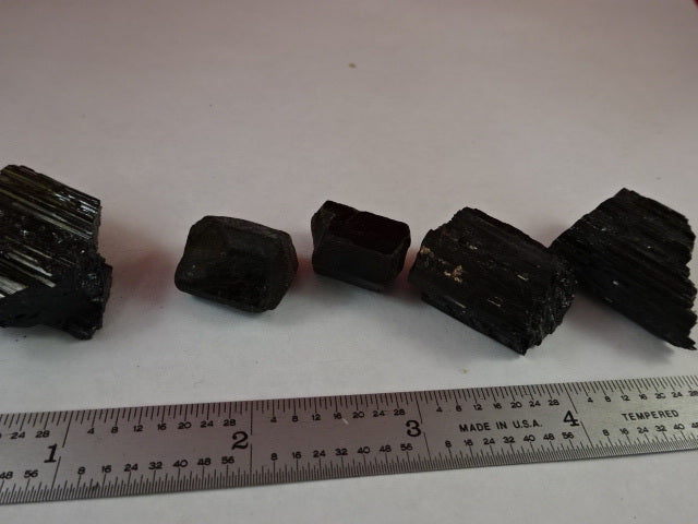 RAUER TURMALIN SCHORL SCHWARZER MINERALKRISTALL BRASILIEN 60 GRAMM LOS WIE BESEHEN #14-A-09