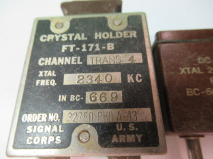 ANTIQUE WWII SIGNAL CORP RESONATOR QUARTZ  FREQUENCY CONTROL AS PICTURED T5-A-98