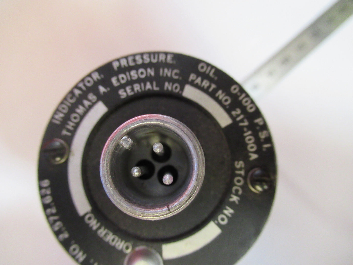 Indicator Pressure Oil 217-100A Edison Aircraft Instrument