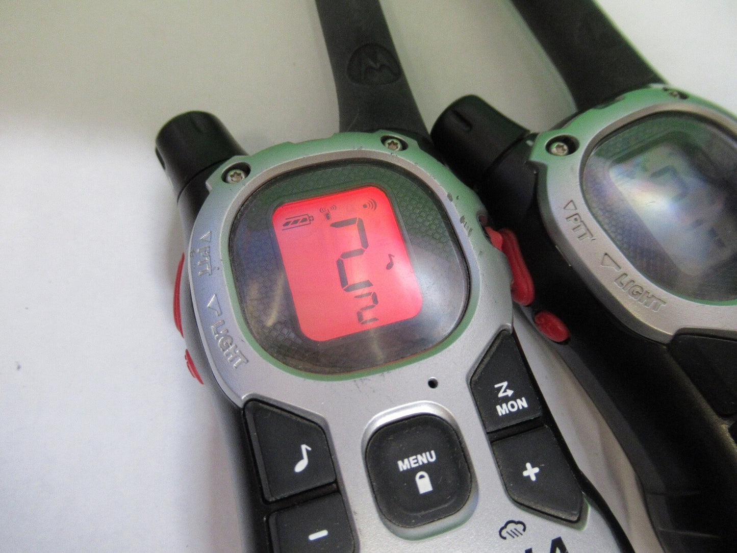 PAIR USED WALKIE TALKIES MOTOROLA WITHOUT CHARGER AS PICTURED 18-FT-50
