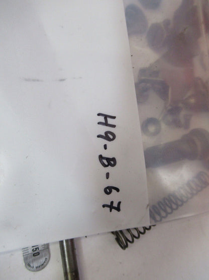 FOR PARTS OLD SINGER SEWING MACHINE ASSORTED INTERNAL PARTS as pictured &H9-B-67