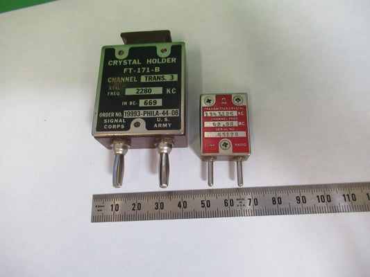 ANTIQUE SIGNAL XTALS QUARTZ CRYSTAL FREQUENCY CONTROL RADIO AS PICTURED T6-B-38