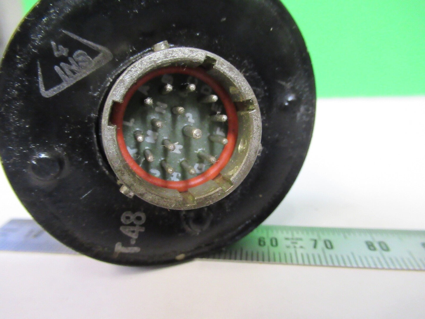 BROKEN INDICATOR BELL AIRCRAFT  206-075-706-3 OIL PRESSURE AS PICTURED  Q7-B-06