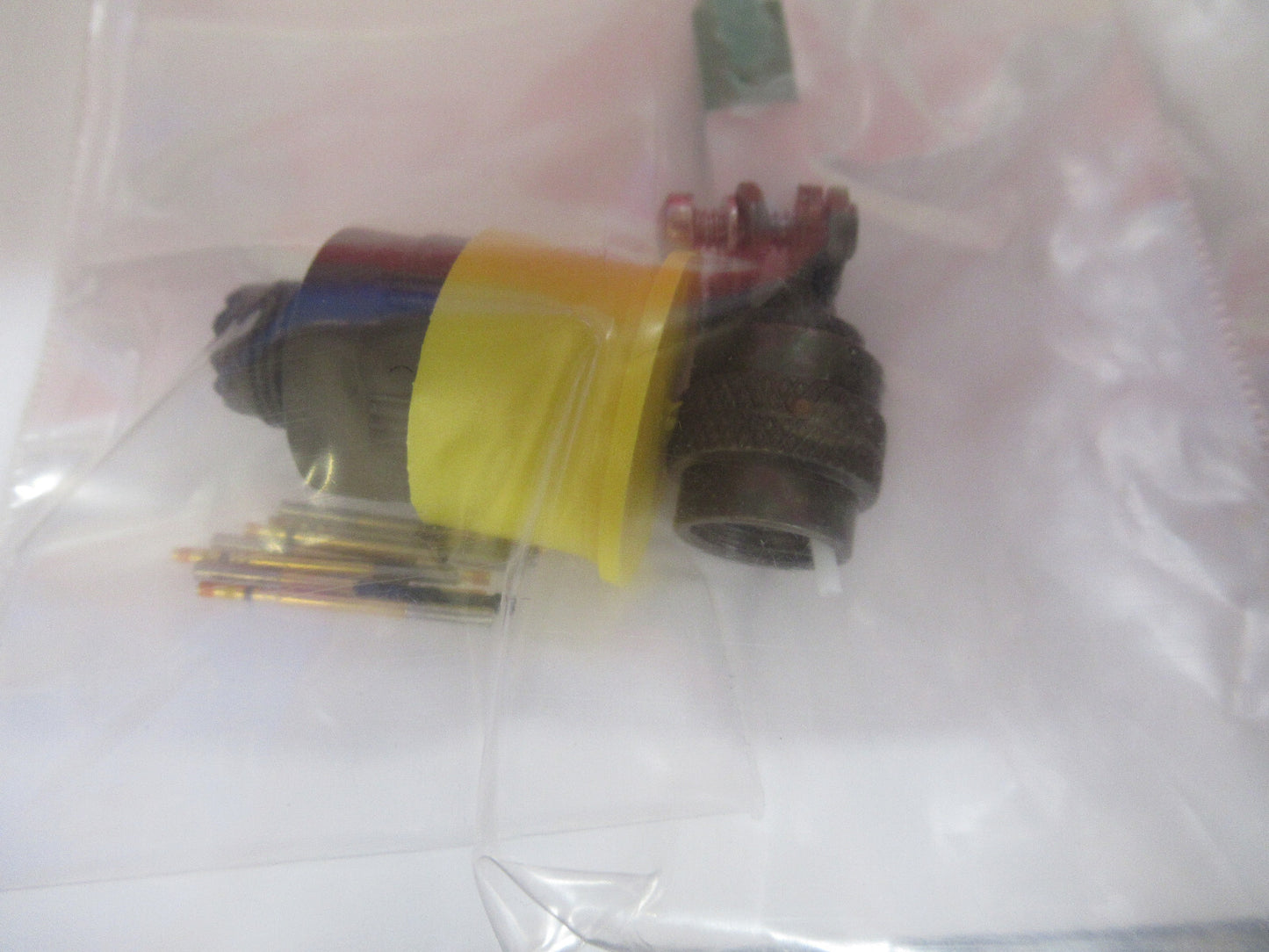 LOT 3 PCS  CONNECTOR MIL SPEC D38999/26WA35SN AS PICTURED T1-A-33