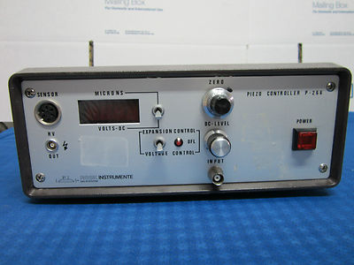 PHYSIK INSTRUMENTE P-266 PZT NANO MICRO POSITIONING HIGH VOLTAGE AMPLIFIER