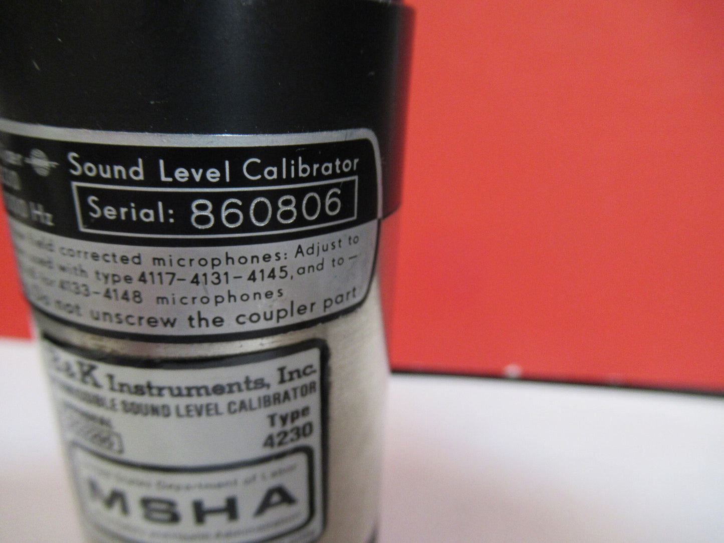 SOUND LEVEL CALIBRATOR BRUEL KJAER 4230   AS PICTURED S4-B-63