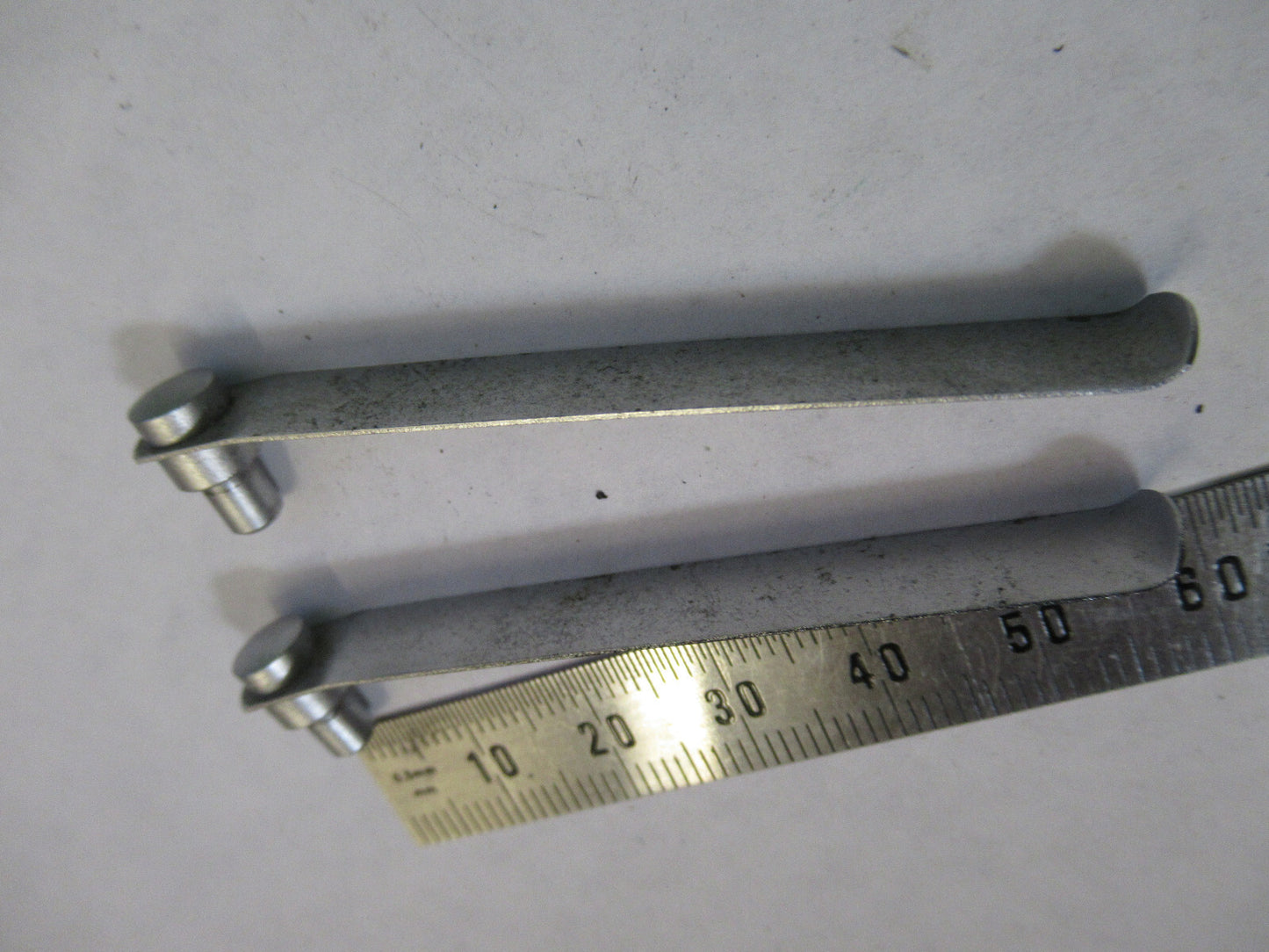 WILD HEERBRUGG SWISS M11 PAIR CLIPS STAGE MICROSCOPE PART AS PICTURED X2-A-27