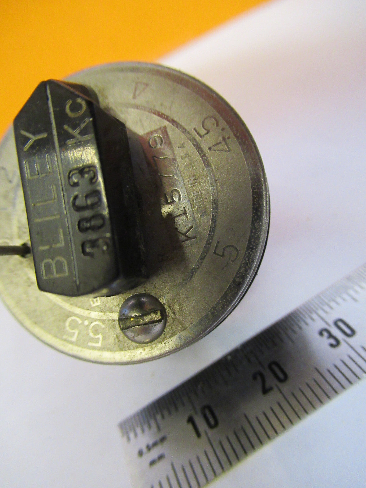 BLILEY RESONATOR QUARTZ CRYSTAL VF1 VARIABLE FREQUENCY AS PICTURED Y1-A-33