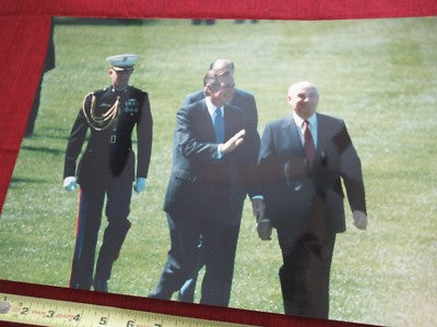 LARGE COLLECTABLE RUSSIA GORBACHEV USA BUSH WH MEETING VINTAGE PHOTOGRAPH &BLI