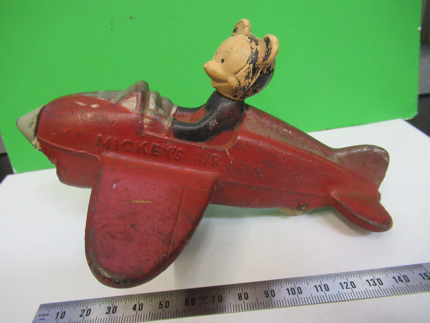 COLLECTABLE DISNEY MICKEY MOUSE AIRPLANE AIR MAIL AS PICTURED T3-C-10