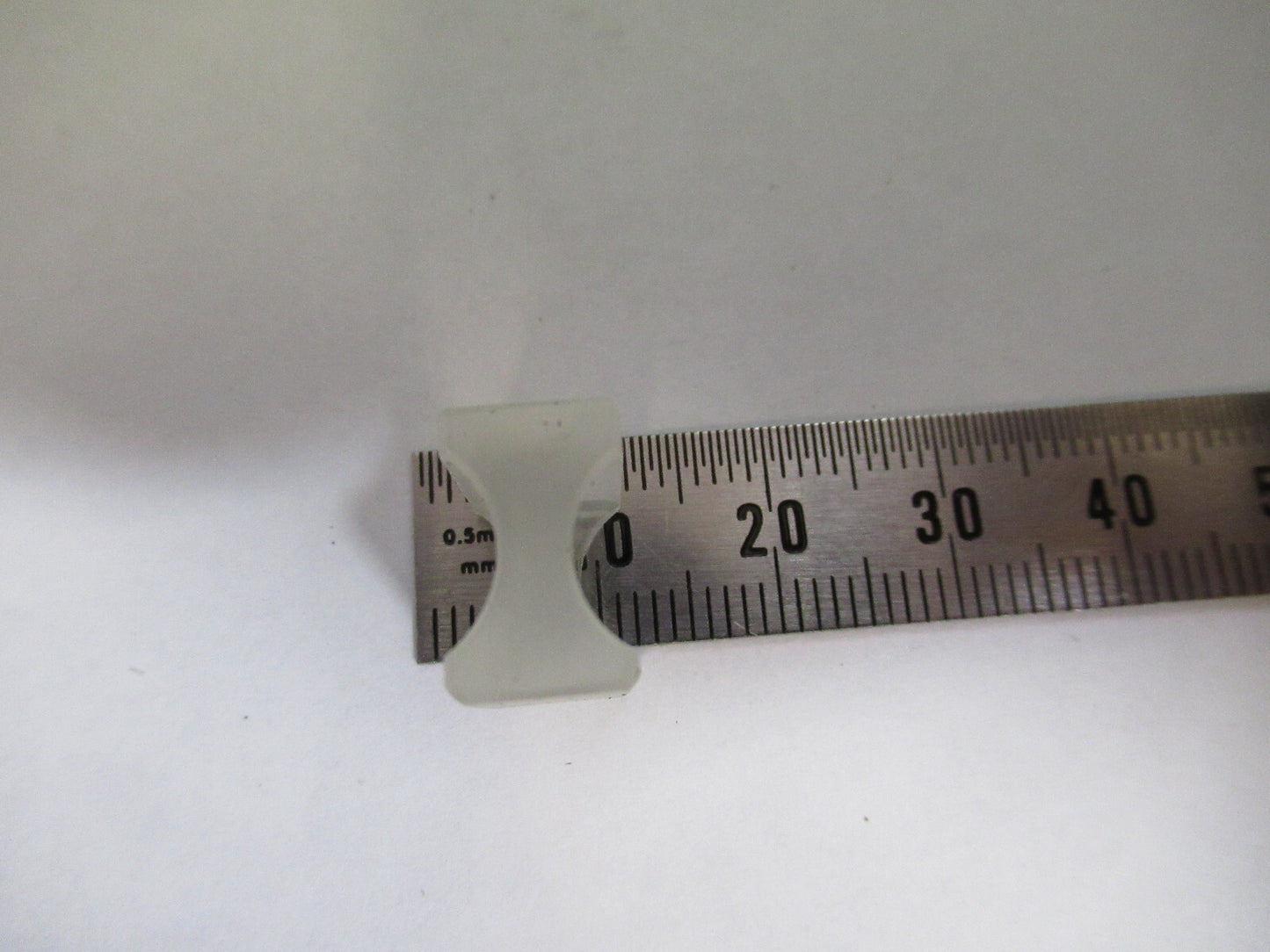OPTICAL  RECTANGULAR PLANO CONCAVE LENS OPTICS AS PICTURED 80-B-13