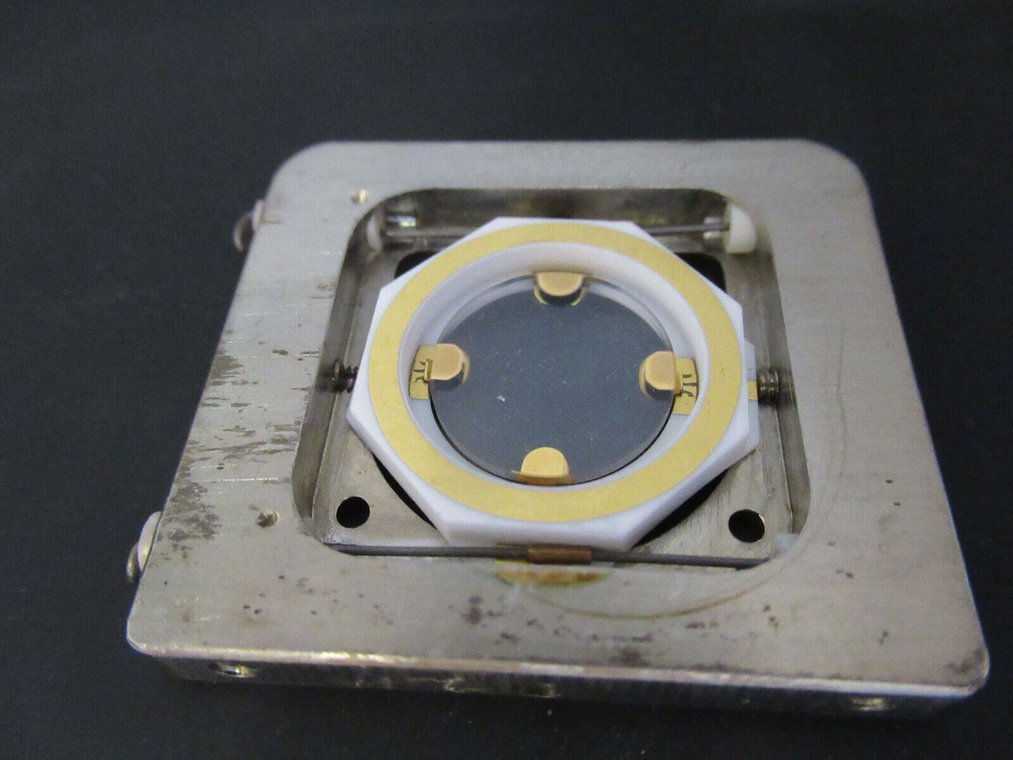 BENDIX FLATPACK LATERAL FIELD QUARTZ CRYSTAL UNKNOWN FREQUENCY AS PIC #FT-1-A-80