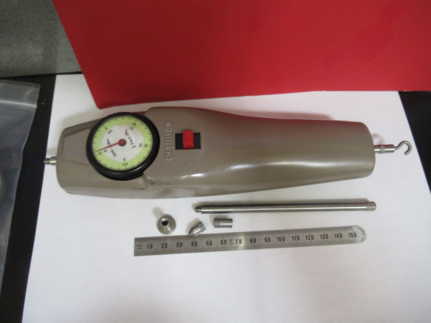DYNAMOMETER FORCE SENSOR TENSION OR COMPRESSION CHATILLON 2.5 Kgs AS PIC V7-A-13