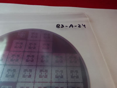 COLLECTABLE SEMICONDUCTOR WAFER SILICON WITH COMPONENTS NICE AS IS #83-A-24