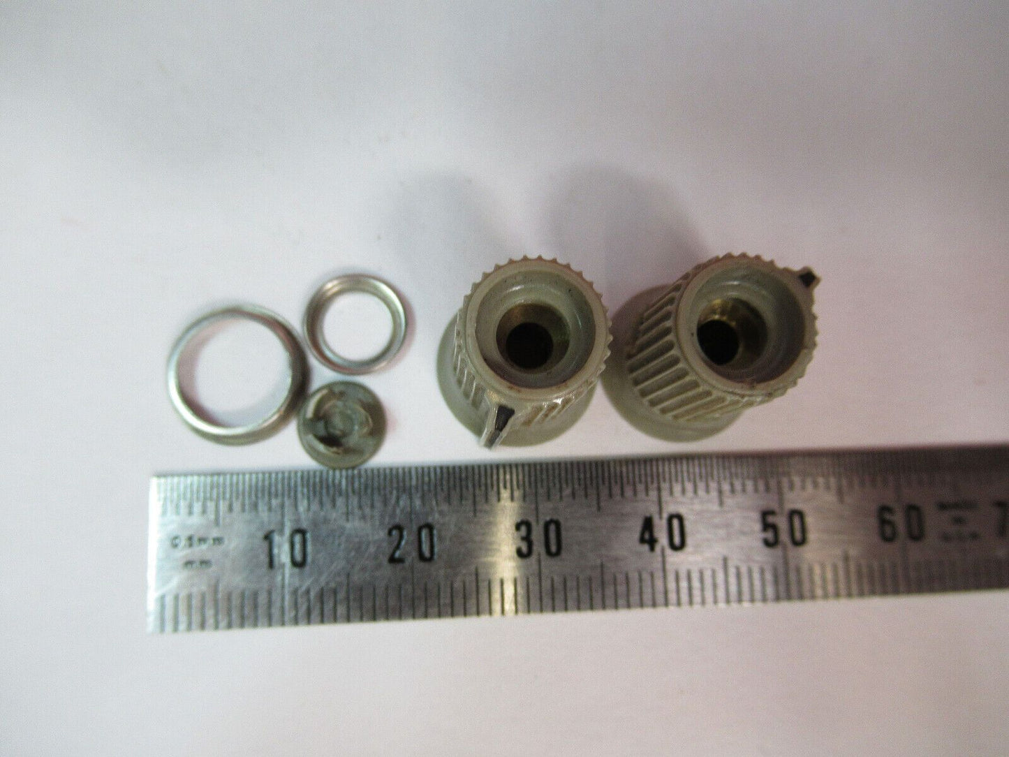 HP HEWLETT PACKARD SET OF PLASTIC KNOBS INSTRUMENT AS PICTURED Y6-B-19