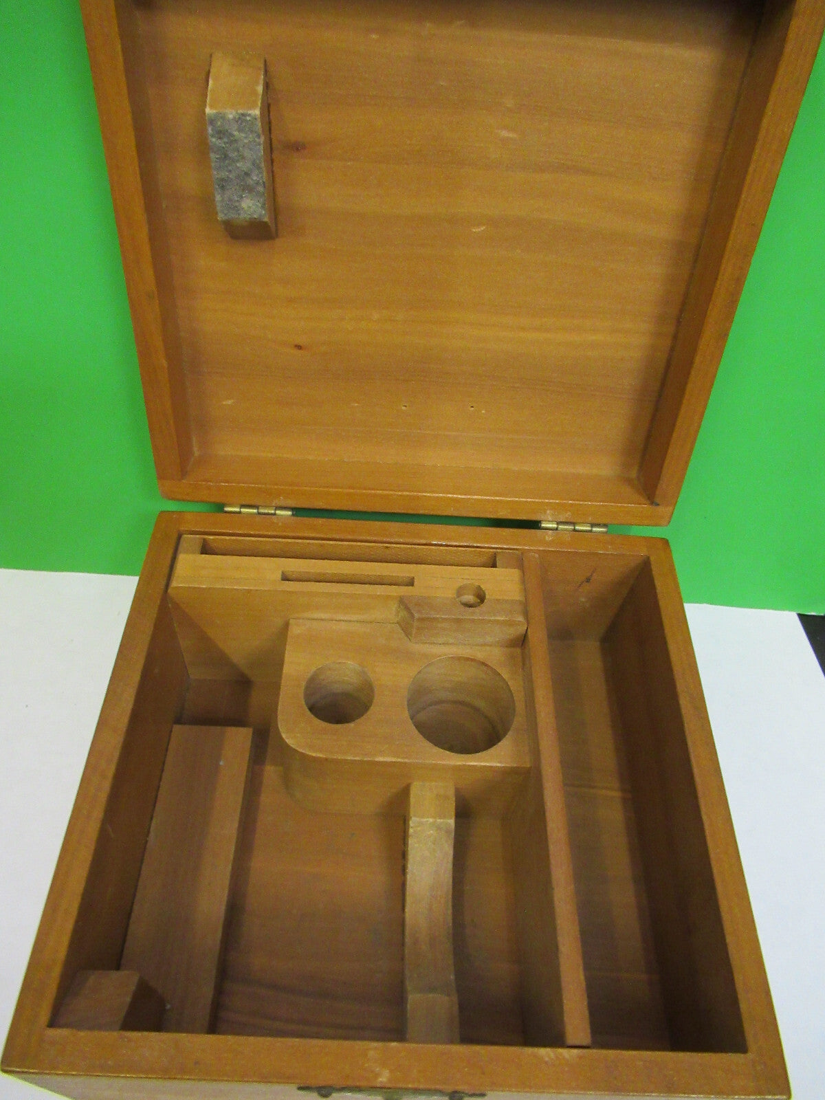 CARL ZEISS EMPTY WOOD ACCESSORIES ANTIQUE MICROSCOPE PART AS PICTURED S7-A-99