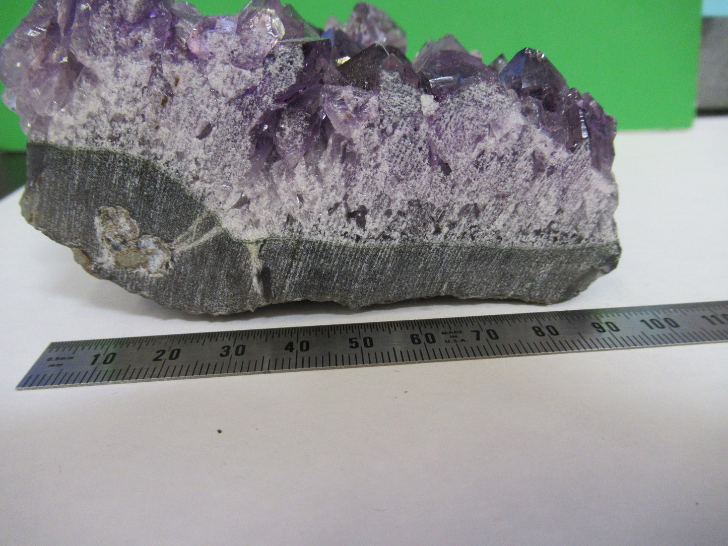AMAZING AMETHYST QUARTZ MINERAL SAMPLE BEAUTIFUL SPECIMEN AS PICTURED Y3-B-39