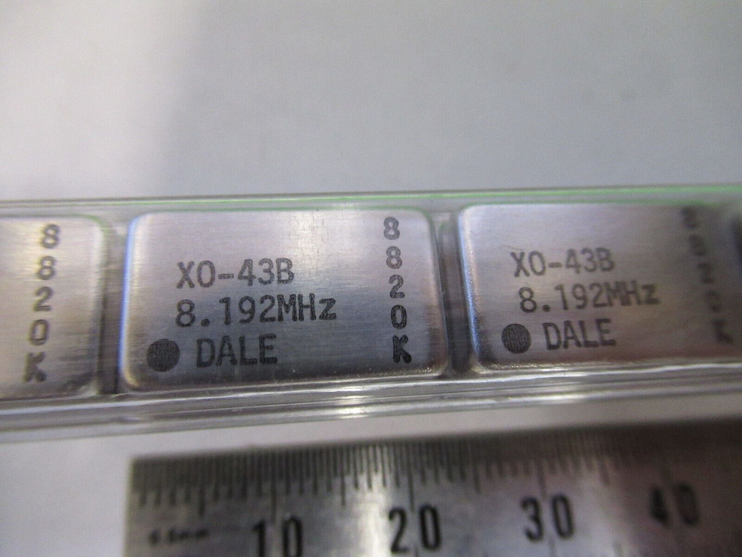 LOT 10 EA DALE ELECTRONICS QUARTZ OSCILLATOR FREQUENCY 8.192 MHz G5-A-81