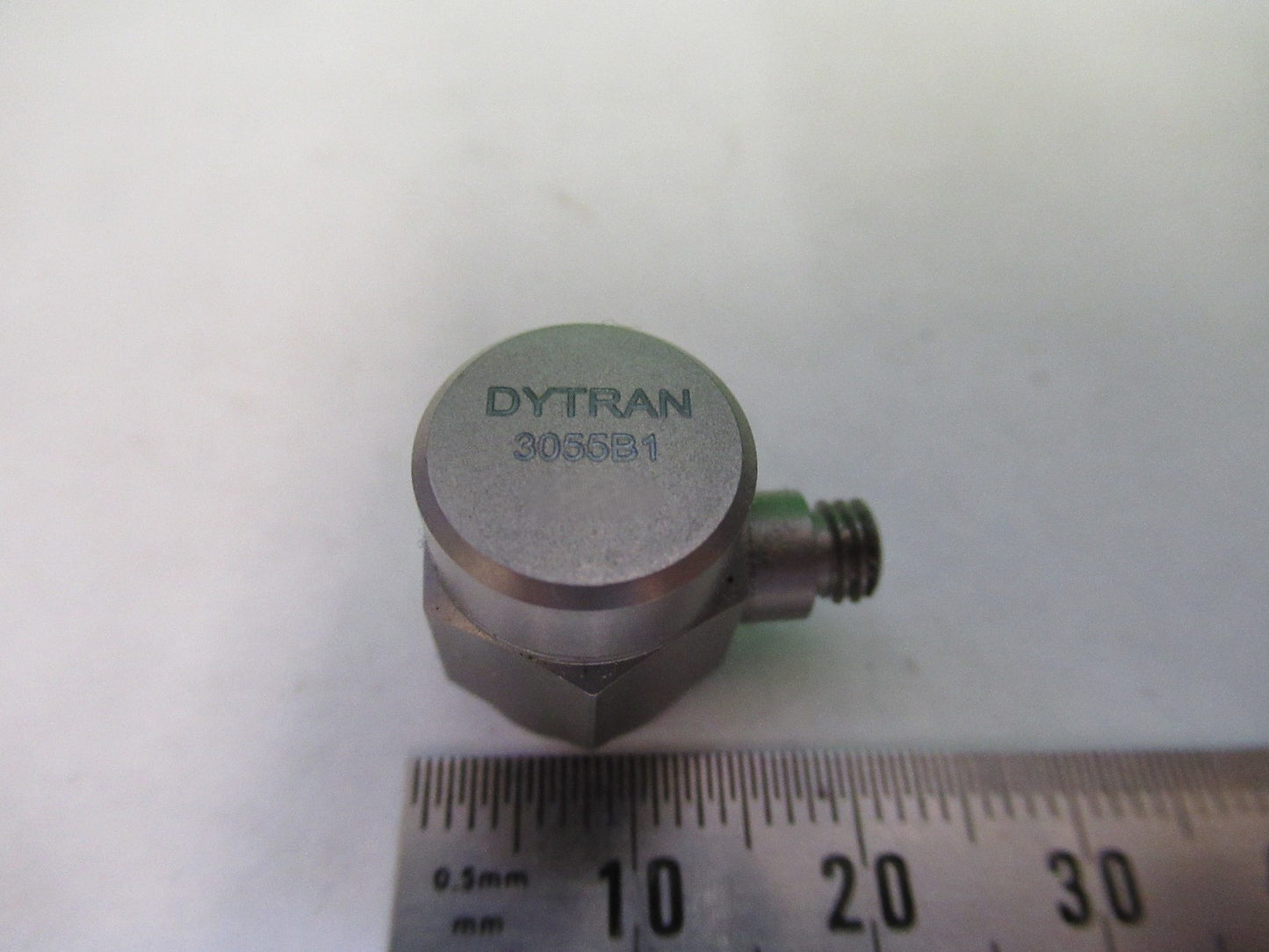DYTRAN 3055B1 sense 10 mV/g ACCELEROMETER VIBRATION SENSOR AS PICTURED T3-C-16