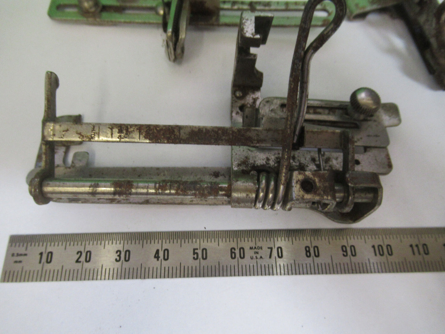 OLD SINGER SEWING ACCESSORY MACHINE  STITCH [rusty] ATTACHMENT ASSEMBLY &H2-A-24