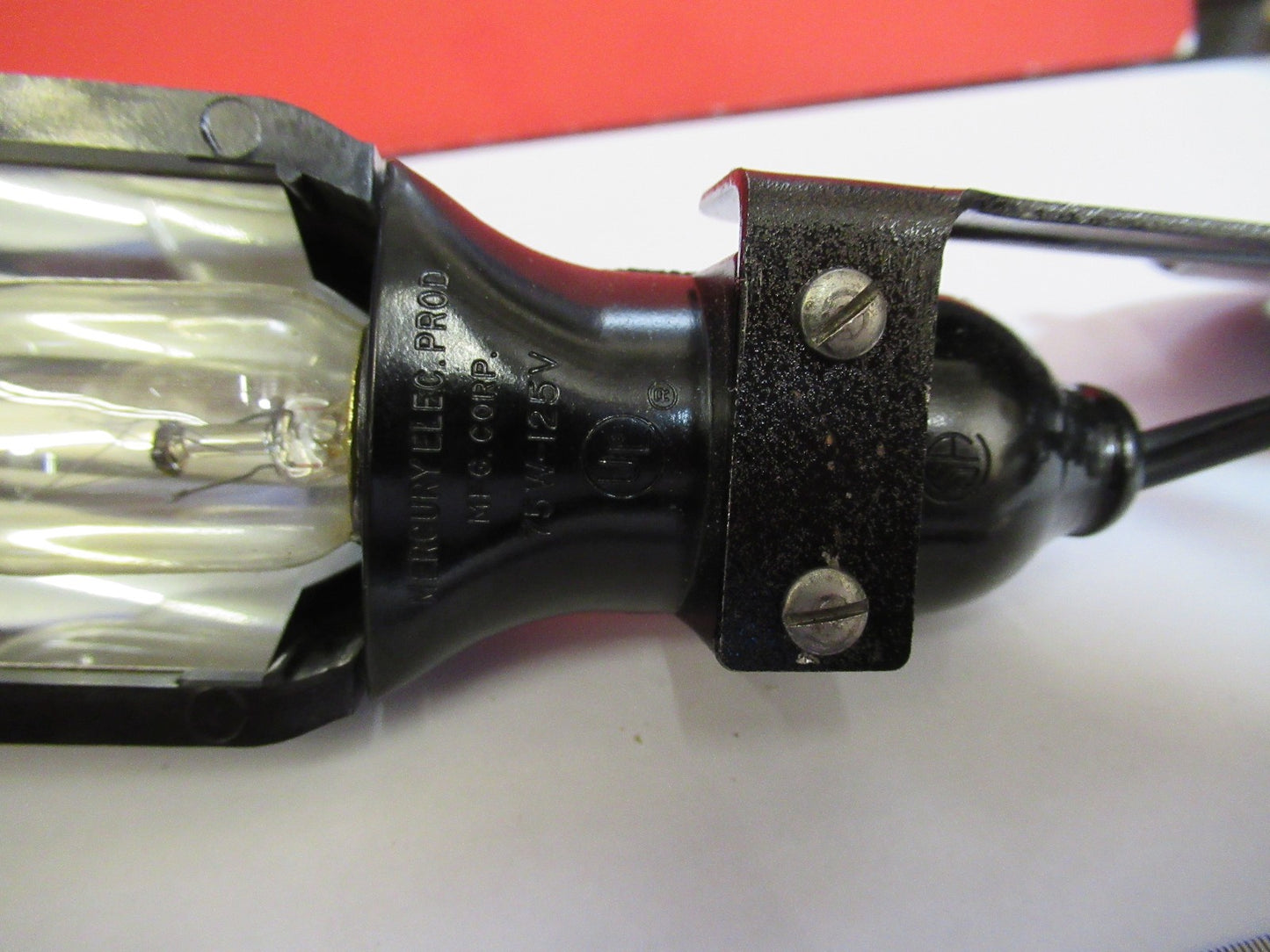 SINGER SEWING MACHINE ELECTRIC LAMP ASSEMBLY AS IS AS PICTURED V7-A-54