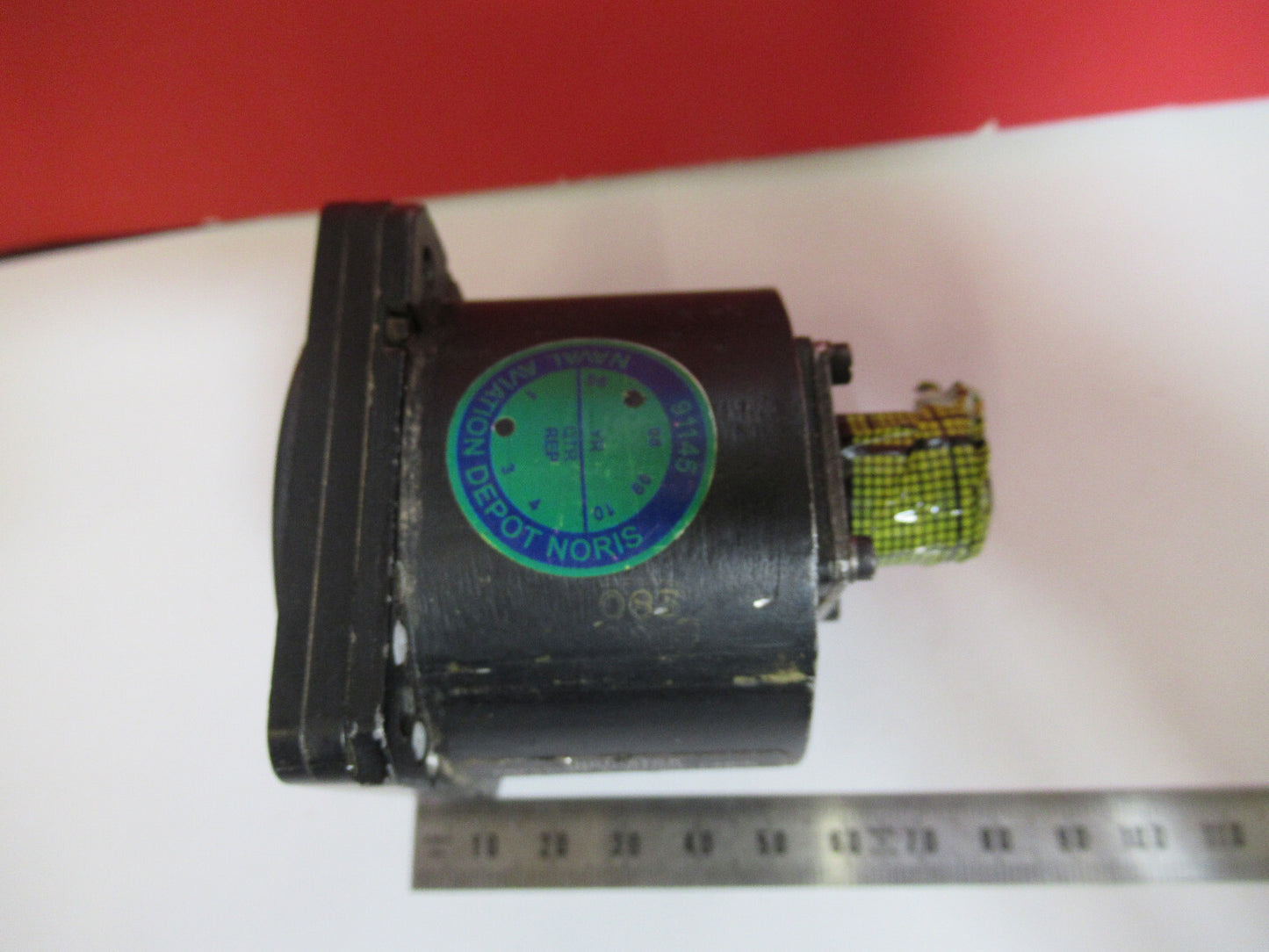 INDICATOR PRESSURE ALTITUDE CABIN KOLLSMAN 128SCA109-1  AS PICTURED  T1-A-41