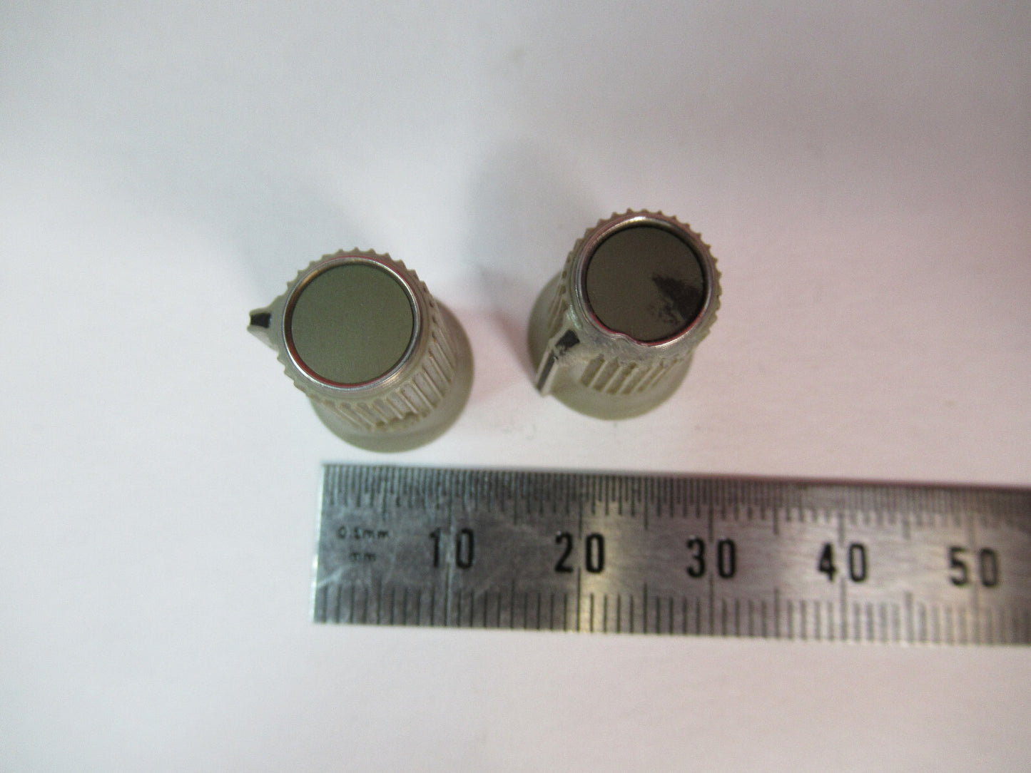 HP HEWLETT PACKARD SET OF PLASTIC KNOBS INSTRUMENT AS PICTURED Y6-B-13